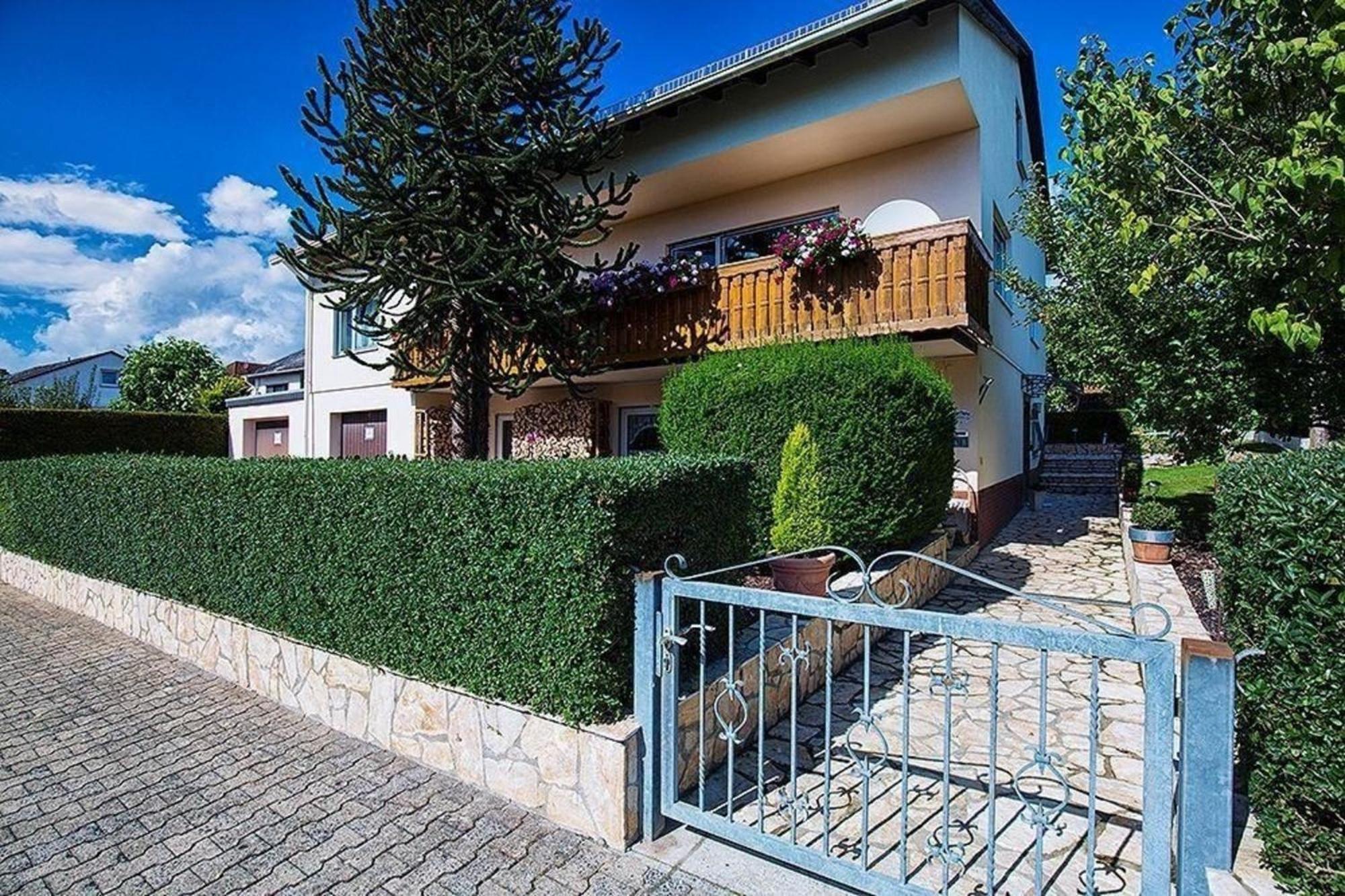 Charmantes Ferienhaus In Mensfelden Vila Hunfelden Exterior foto